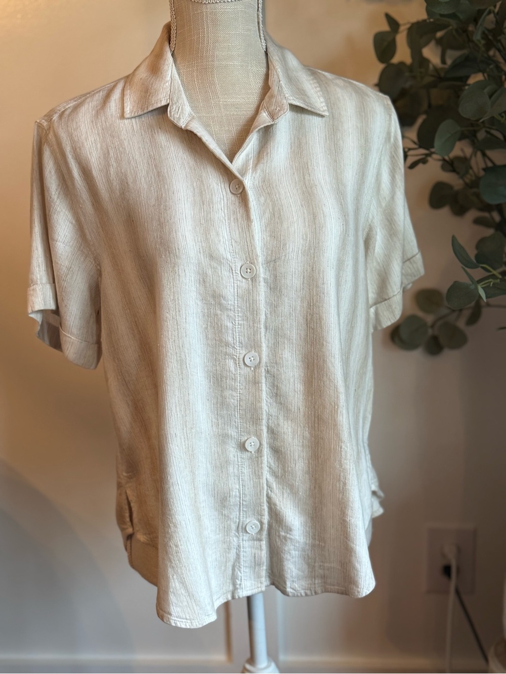 Bella Dahl Cream Short Sleeve Button-Down Blouse